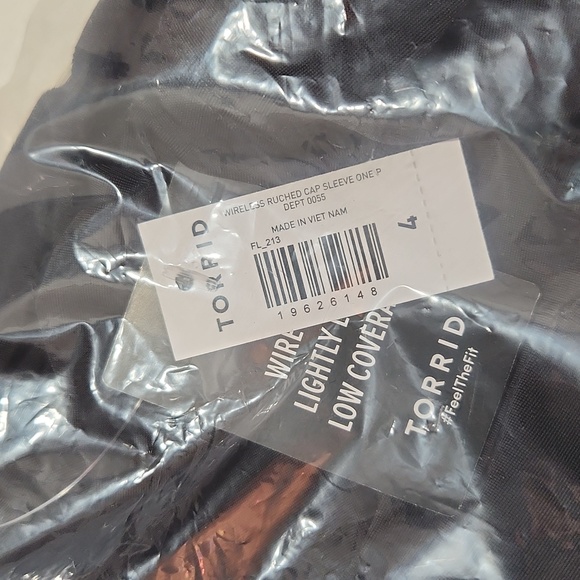 ❤️NWT VINTAGE TORRID WIRELESS RUCHED SWIMSUIT - CAP SLEEVES - TUMMY CONTROL PLUS - Picture 10 of 16